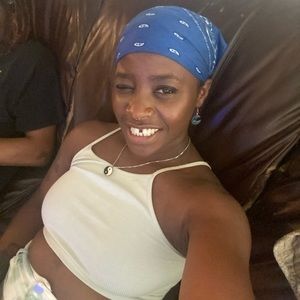 Meet your Posher, Miriam